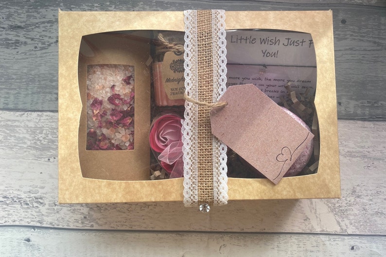 Cesta de regalo para mujer, set de regalo de cumpleaños con bombas de baño, regalo para ella, cumpleaños de autocuidado, set de regalo de spa, sales de baño, caja de regalo para mimarse, kit de relajación imagen 4