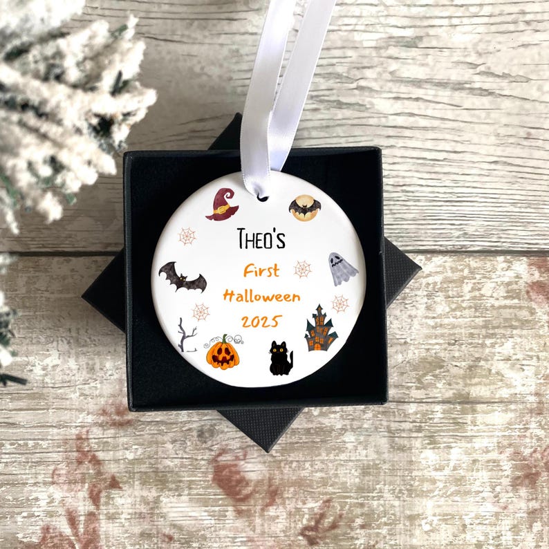 Baby's First Halloween Ornament: Ceramic Boo Basket Keepsake Bild 1