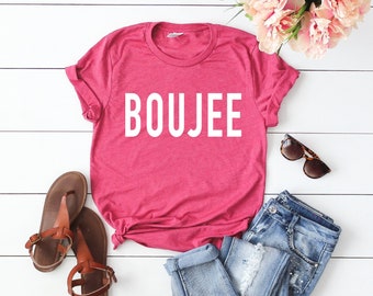 Boujee シャツ、格言入りシャツ、Bad and Boujee、面白いグラフィック T シャツ、花嫁介添人シャツ、ママシャツ、友人へのギフト、ガールフレンドへのギフト