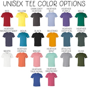 Pu&ograve; includere: Un grafico che mostra 20 diversi colori di t-shirt unisex. I colori includono rosso, giallo, grigio scuro melange, blu melange, viola melange, verde kelly, blu notte melange, acquamarina, nero, senape, verde petrolio melange, verde bosco melange, bianco, arancione melange, malva, menta melange, grigio melange atletico, oliva, blu reale melange e lampone melange.