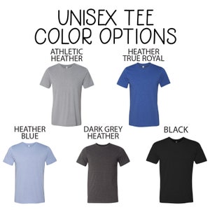 Pode incluir: Op&ccedil;&otilde;es de cor para camiseta unissex. Cinza atl&eacute;tico mesclado, azul royal mesclado, azul mesclado, cinza escuro mesclado, preto.
