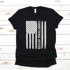 Correctional Officer USA Flag Shirt, American Corrections Officer camiseta, delgada línea plateada tank top, sudadera con capucha, manga larga