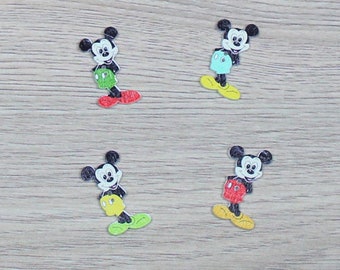 4 boutons en bois peint Mickey