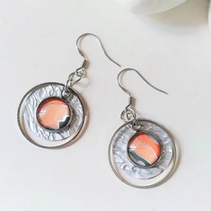 Stainless steel earrings circle with recycled cabochon salmon coral earrings discs Nespresso coffee capsule sustainable, cabochon earrings 072