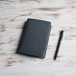 Capa para caderno de notas de campo em couro cinza / Capa para caderno de bolso em couro / Capa para planejador Moleskine de bolso / Acessórios para planejador em couro
