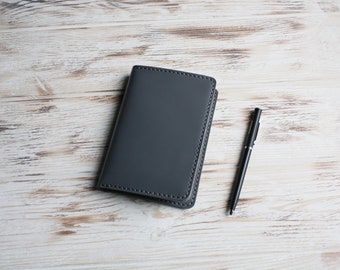 Grått läderomslag för fältanteckningar / Pocket anteckningsboksomslag i läder / Pocket Moleskine planneromslag 2026 / Plannertillbehör i läder