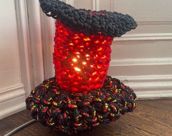 ANEMONE Crochet Table Lamp - Red, black
