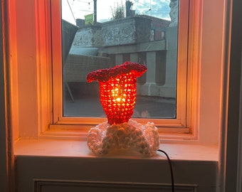 ANEMONE Crochet Table Lamp - Red, White