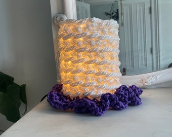 ANEMONE Crochet Table Lamp - white, purple