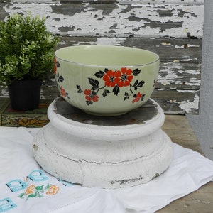 HALL&#39;S RED POPPY Bowl/7 1/2&quot; across x 4&quot; high/Medium Nester