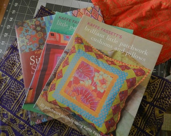 CH00SE FR0M 3 KAFFE FASSETT QUILTiNG B00KS/NEW C0NDITI0N