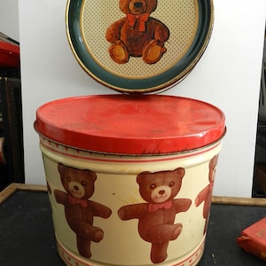 CH00SE FR0M 2 TEDDY BEAR TiNS