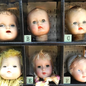 CH00SE FR0M 3 CReePY D0LL HeADS/ HARD PLASTiC/C0MPOSITE