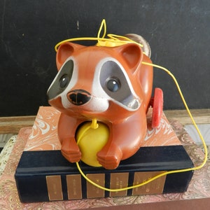 FISHER PRICE Roll Ball RACCOON Pull Toy/172/1970's