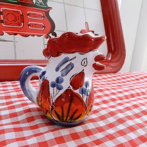 LITTLE RED HEN Pitcher