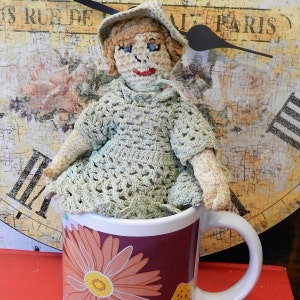 DOLL FACE/ HUG & a Mug