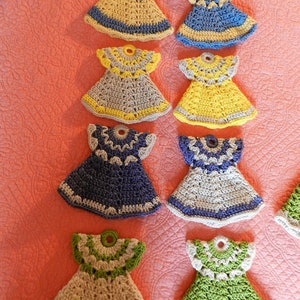 DRESS UP YOUR Pot Holders!