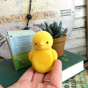 AV0N FLUFFY CHIC HELL0 SUNSHiNE/EMPTY WiTH B0X