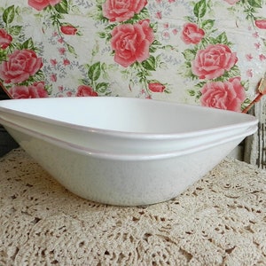 SET 0F 2 CORELLE PINK STRiPED S0UP/CeREAL B0WLS/SQUaRE