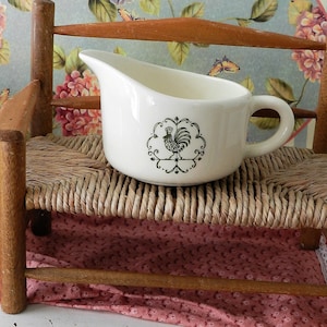 HEN VINTAGE CREAMER