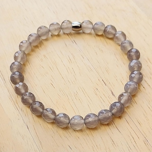 Grey Agate Stretch Bracelet with 8mm Faceted Gemstone Beads, Sacral Chakra, Star Sign of Scorpio