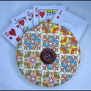 Playing card holder, Poker, Uno, arthritis sufferers, the elderly, the disabled, or anyone who has difficulty holding cards, NDIS, RECYCLED