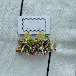 Beaded earrings, flower earrings earrings, dangle earrings