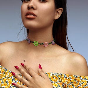 Handmade Beaded Flower Choker: Seed Bead & Pearl Floral Necklace