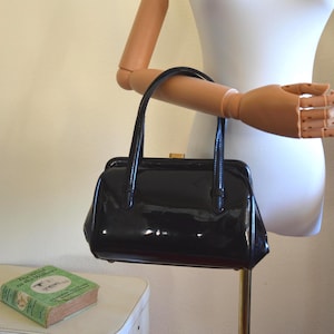 Vintage 1960er Jahre schwarze Lackleder Handtasche // Top Griff MID CENTURY klassische zeitlose Minimal Box Geldbörse Leder // Qualität GESCHENK für Sie