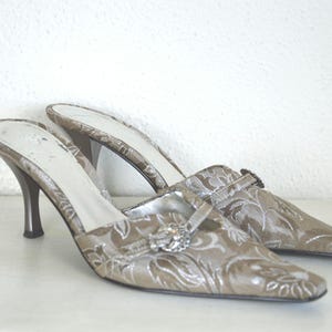 Vintage 2000&#39;s Y2K kitten heel mules // silver gold pointed toe Rhinestone Brocade UNIQUE shoes // evening glamour heels formal cute 7.5
