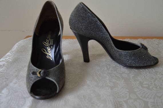 Silver Dollar shoes ~ Vintage late 40's grey open… - image 1