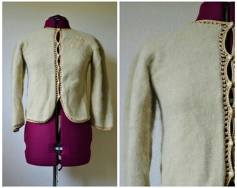 Vintage 1940's 1970's beige angora cardigan embroidered cropped sweater jumper S M