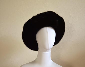Vintage Black Velour White Faux Fur Hat Caplet & Decorative Buttons 1950s 1960s? Vintage Black Fake Fur Hat Toque, 1960s 21 inch head main image 3