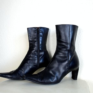 Vintage early 2000's y2k Black leather ankle boots // short Italian leather sleeve point to CHIC stylish classic mid heel boots mid calf 36