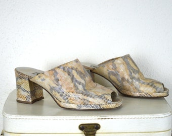 Vintage 1990's snakeskin leather mules // chunky block heel slip on beige neutral gold 70s timeless party SUMMER comfortable 2000 4.5 6.5 37