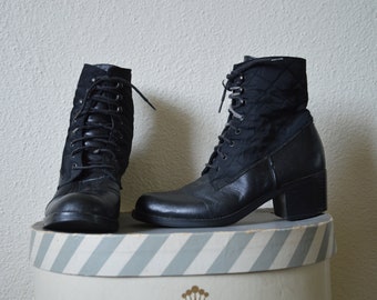 Vintage 90s black leather ankle boots // quilted chunky heel biker lace up boots // 7.5 38