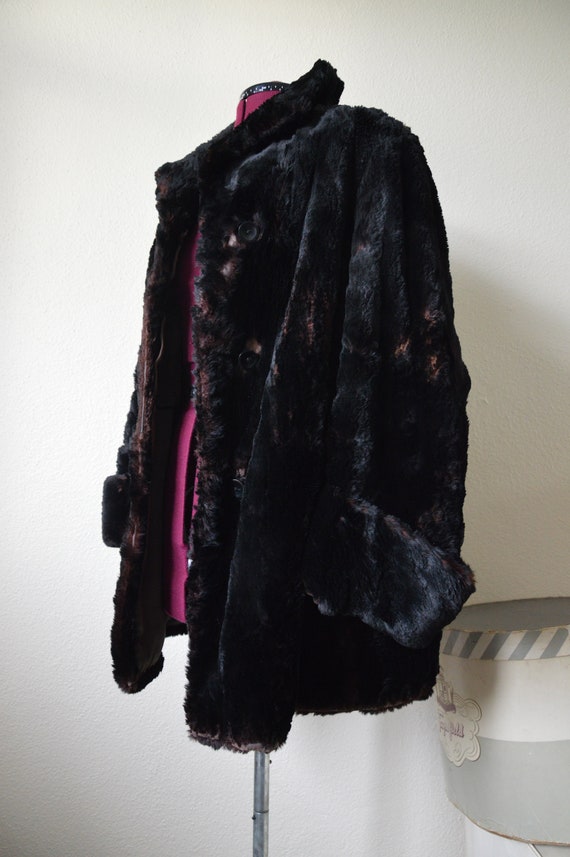 Vintage 1940's black fur coat // black brown lapi… - image 4