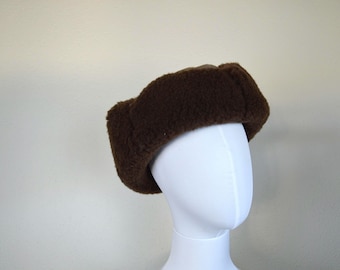 Vintage shearling hat / brown fur sheepskin Russian 1970's 60s 50s gender neutral WINTER hat warm Canadian sherpa mens womens ski snow hat M