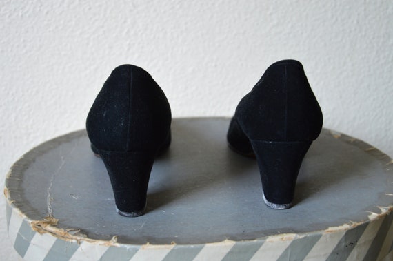 Vintage 1960's 70s black suede shoes // pumps mid… - image 10