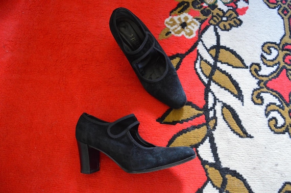 Vintage 1990s black suede MARY JANES / chunky heel strap almond toe shoes everyday cute work wear dark Academia PREPPY Grunge leather 8 39