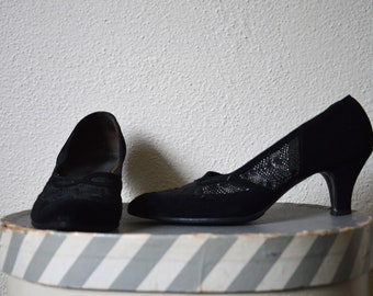 Vintage 1950's 60s 40's black suede velvet mesh shoes // mid heel PUMPS pointed toe MID CENTURY deco burlesque pin up heels // 7.5 7 C