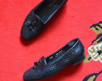 Vintage 2000s black woven leather loafers // womens square toe flat CHIC sleek classic style MINIMALIST timeless work everyday ballet flat 8