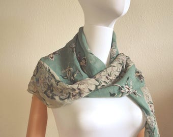 Vintage grön blommig sidencrepe-sjal ljus salvia vit lila Fyrkantig VIOLETT stor blomma Mjuk dramatisk draperad accessoar glamour GÅVA till henne