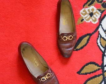 Mocasines marrones vintage de los años 70 y 80 // Zapatos oxford Salvatore Ferragamo elegantes con hebilla DORADA y punta de almendra, estilo clásico de los años 70, estilo preppy, estilo académico, marrón 7