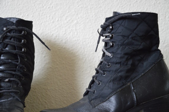Vintage 90s black leather ankle boots // quilted … - image 9