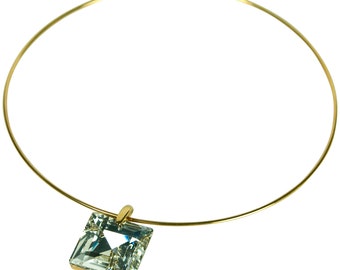 faux BEADS WITH PAVE CRYSTAL STATIONS Kenneth Jay Lane 3 ROW EMERALD