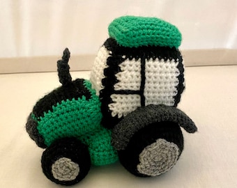 Traktor, in verschiedenen Farben, mit Namen, Amigurumi, handgemacht, Kuscheltier, Spielzeug, Geschenk