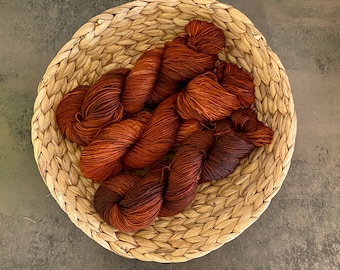 DARK ORANGE, Hand-dyed wool, acid-dyed yarn, skein or wound, fingering 4-ply, glitter, tweed, merino