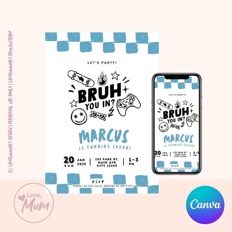 Op de afbeelding: Een verjaardagsuitnodiging met een blauw-witte geruite rand. De uitnodiging bevat de tekst "BRUH YOU IN?" en "MARCUS IS TURNING SEVEN!" samen met evenementdetails. Een smartphone toont hetzelfde ontwerp.