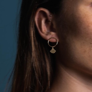 UCHIWA gold-plated brass hoop earrings with gold fans, minimalist style